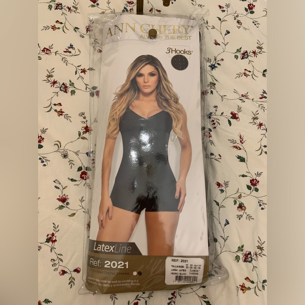 Ann Chery 3 Hooks Latex Faja